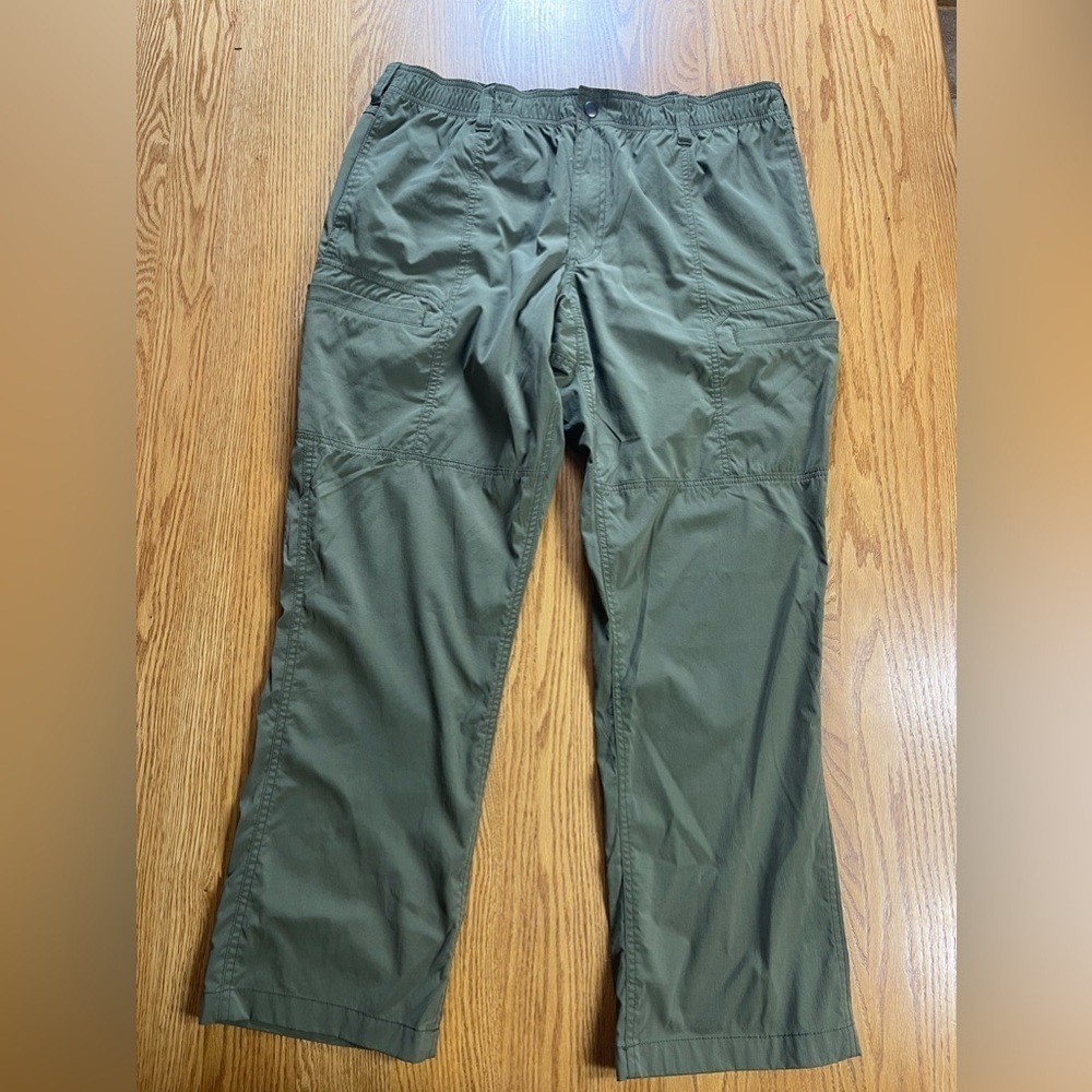 Duluth Trading Company Men’s Nylon Lightweight Olive Green Cargo Pants 40x32